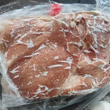 品名：肥猪带皮后上肉规格：10公斤2-3片