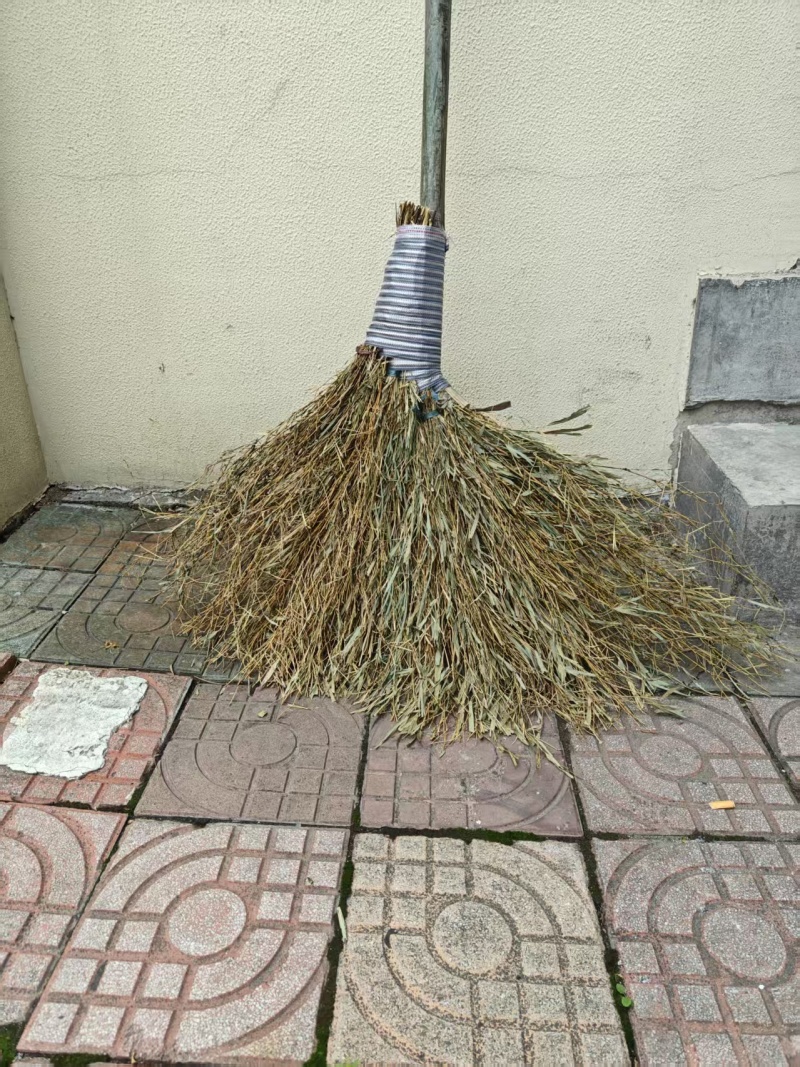 浙江扫把，生产厂家一手货源，货量充足，视频看货对接全国