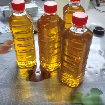 山茶油，茶籽油，茶油