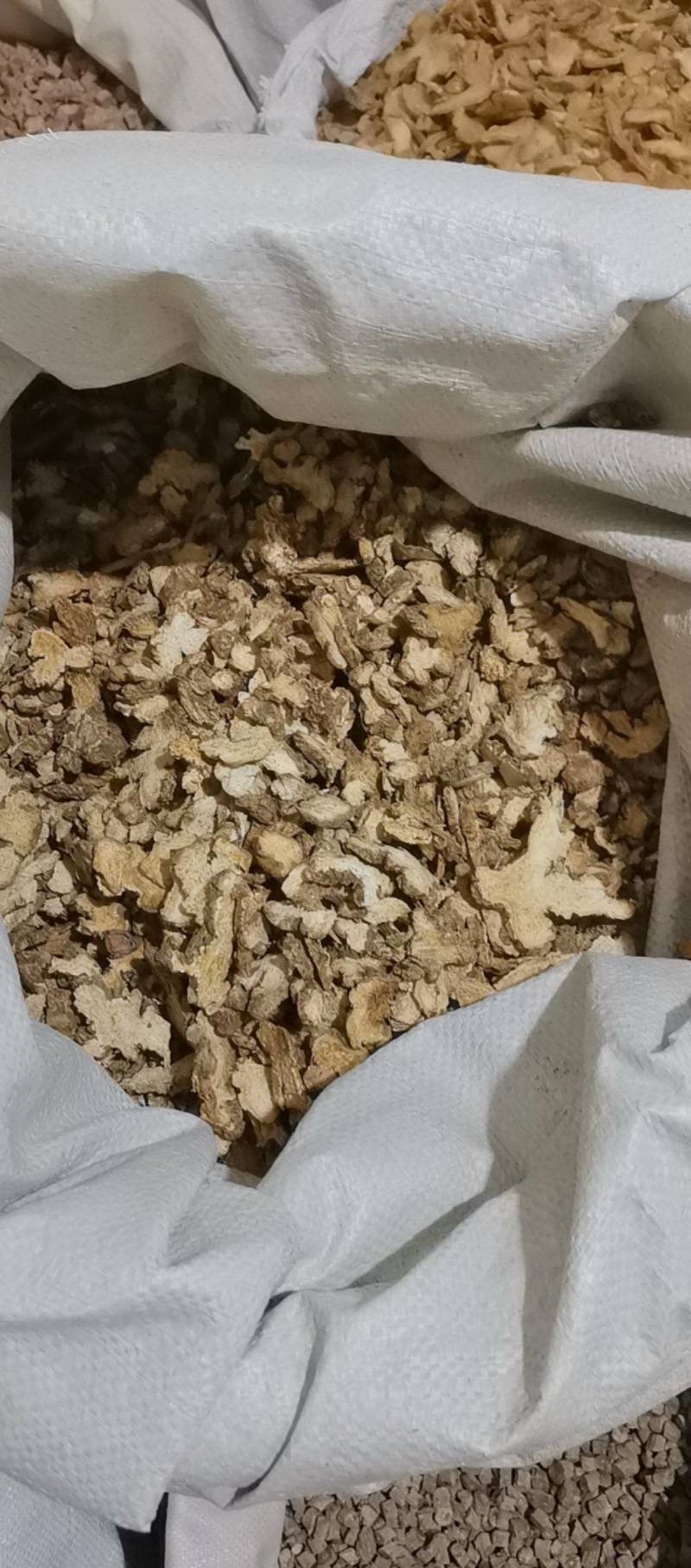山东菏泽一手货源苍术品质好价格优对接全国市场欢迎采购