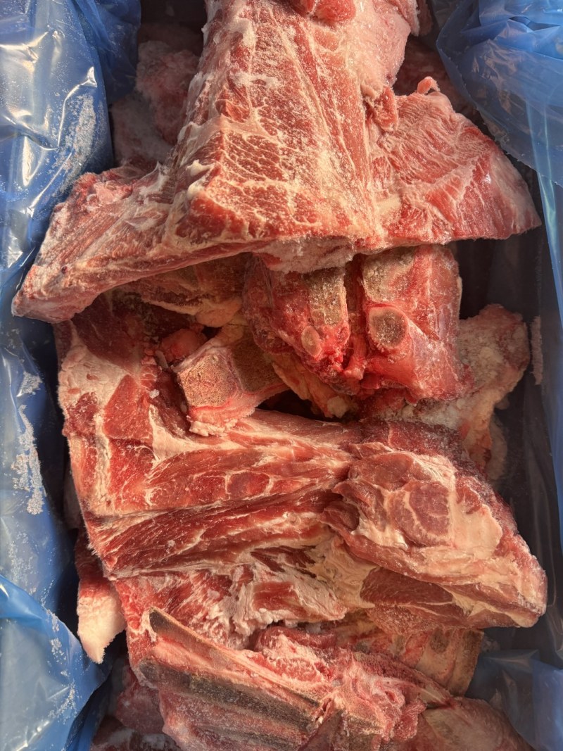 满肉猪颈骨