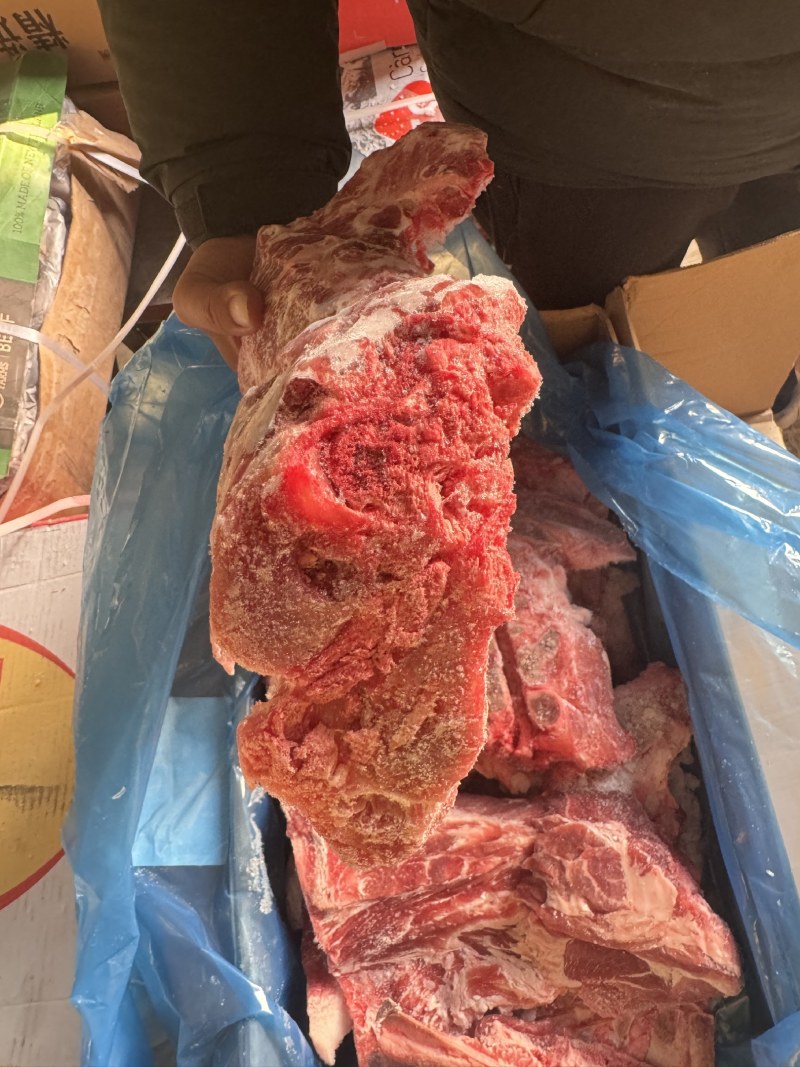 满肉猪颈骨