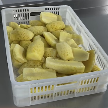 对半冷冻菠萝块