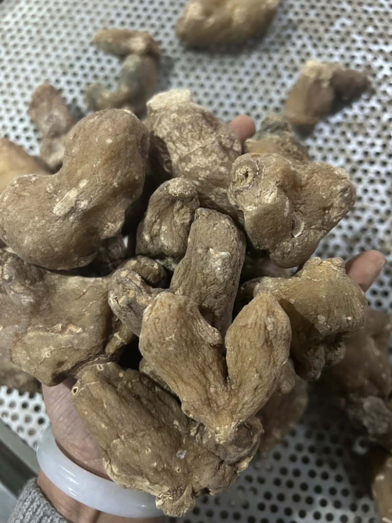 黄精干野生鸡头甜黄精干无硫颜色好量大从优
