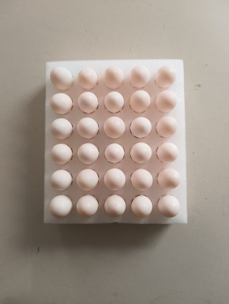 农家鸽子蛋，杂粮喂养，蛋清透明，口感细腻。老少皆宜。