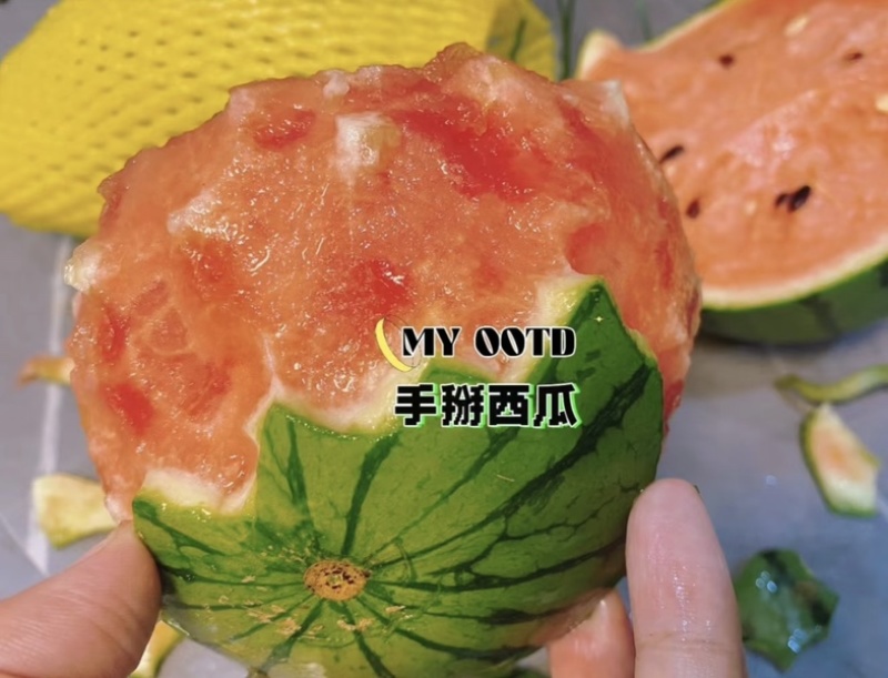 早春红玉手剥小西瓜小糖丸瓜2K小吊瓜产地现货皮薄脆甜