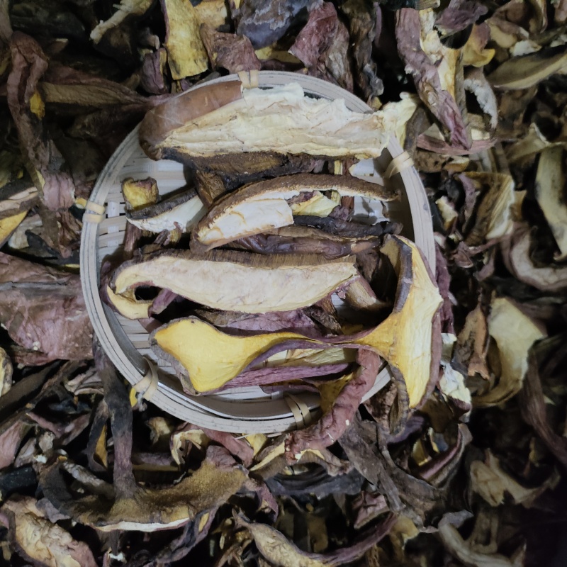 云南特产黄牛肝菌、中洱菌，产地直销，电话联系更优惠。