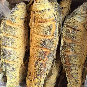 【卤味】油炸鲤鱼