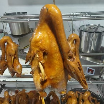 荣昌卤鹅，货量充足，品质佳，肉质鲜美，欢迎咨询