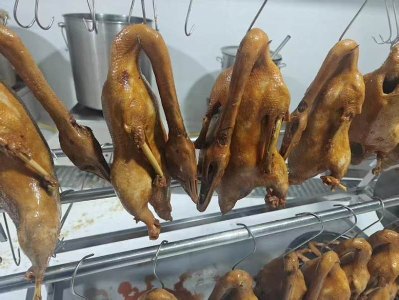 荣昌卤鹅，货量充足，品质佳，肉质鲜美，欢迎咨询