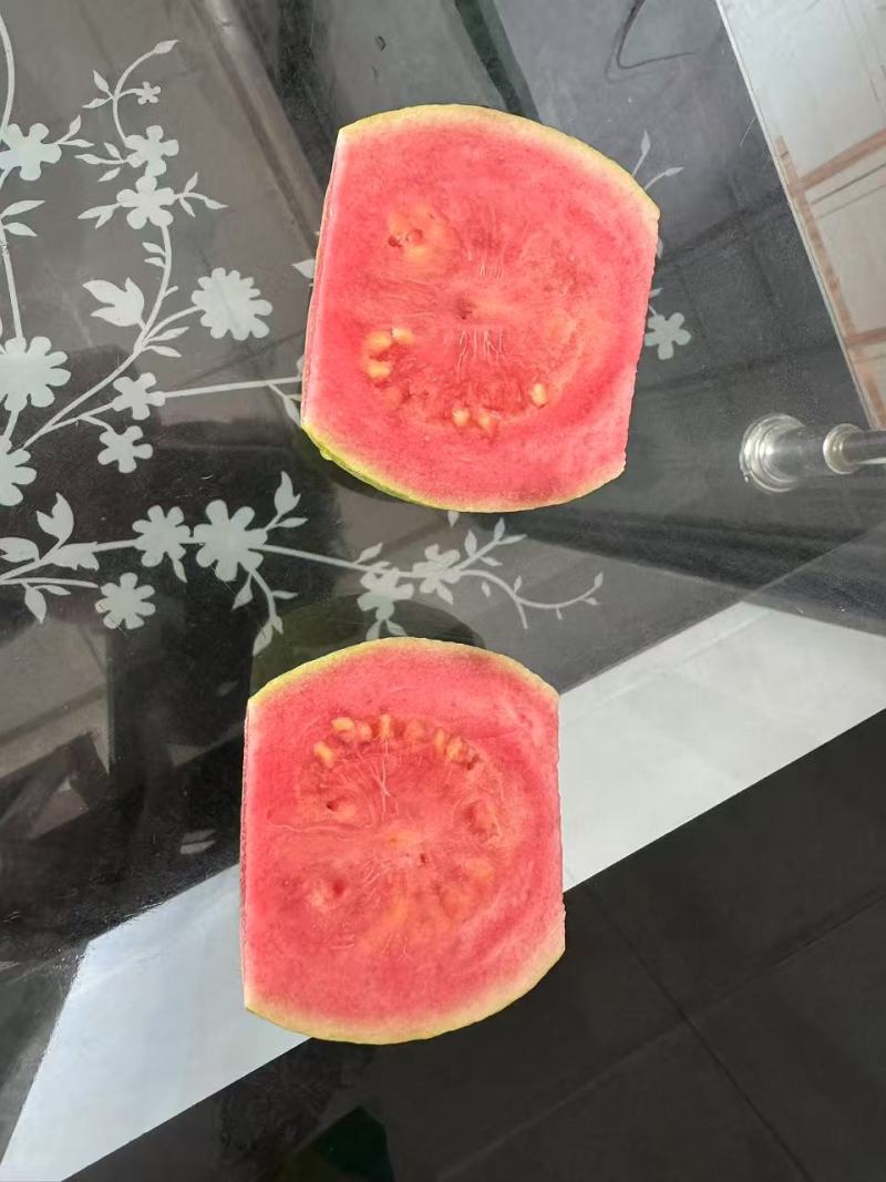 精品芭乐，基地货源充足一件代发，社区团购，空运班找物流