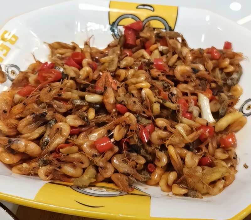 精品河虾，冰鲜带走，还有各个规格，看上联系，期待合作