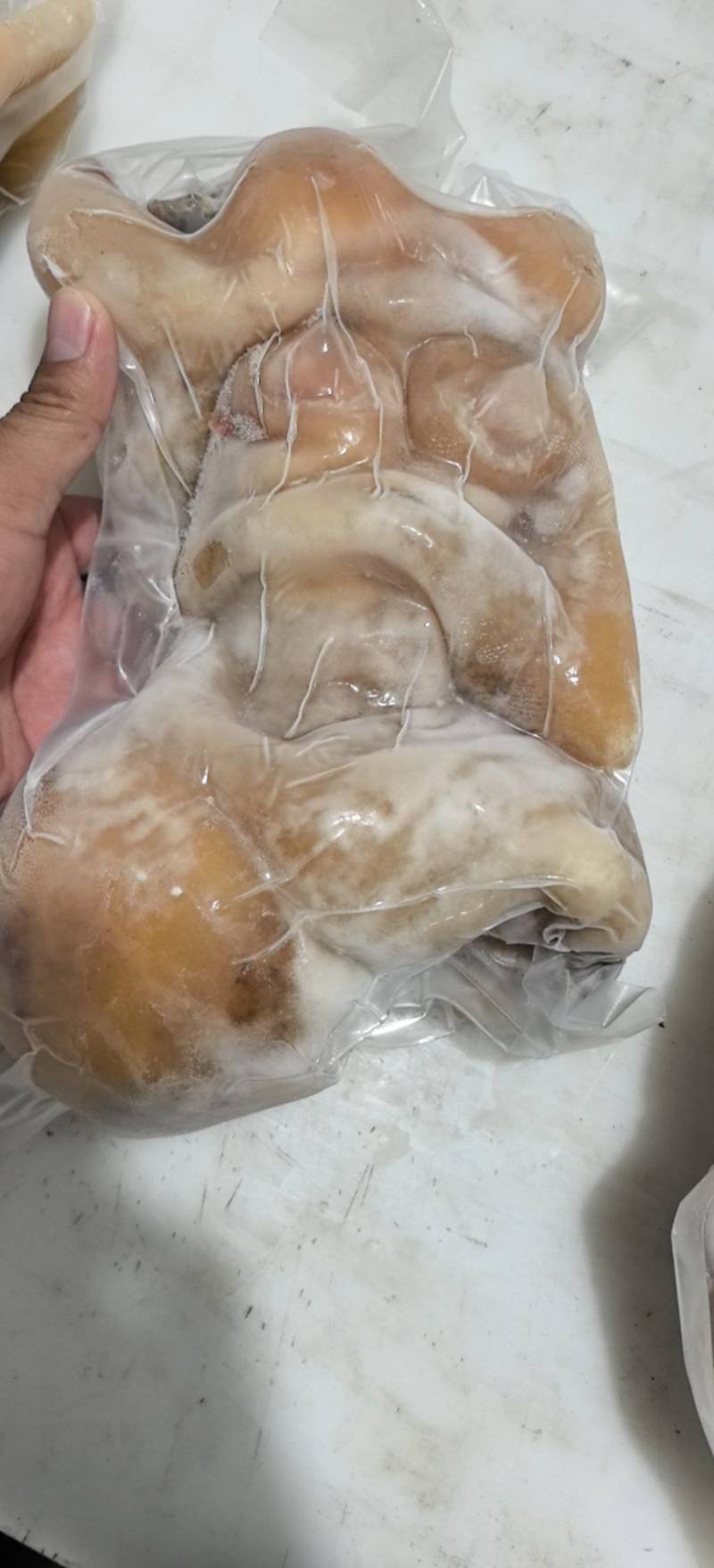 去骨熟牛蹄，清水煮都带着大主筋，单个真空包装