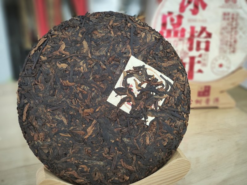 冰岛普洱茶熟茶饼十年以上云南宫廷金芽熟普洱茶叶357g