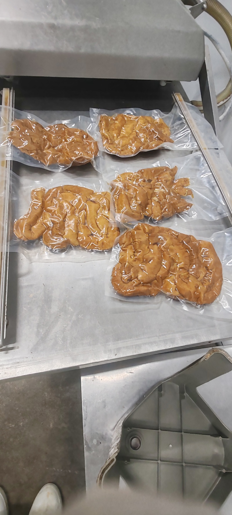 卤肥肠，全熟，去油率85%以上，真空包装