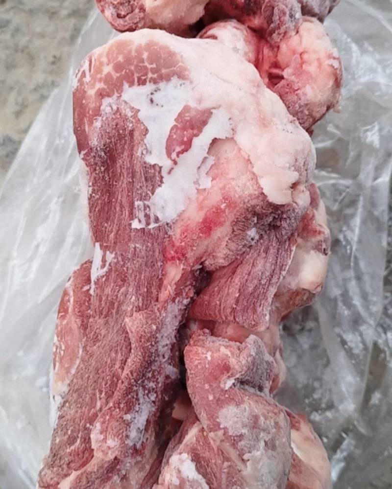 黑猪筒骨