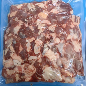 手工切制纯干牛腩肉块