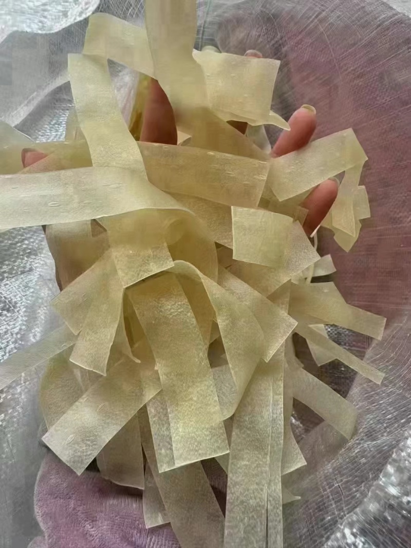 山东凉皮，一件20斤，凉拌，烫着吃，特别有嚼劲