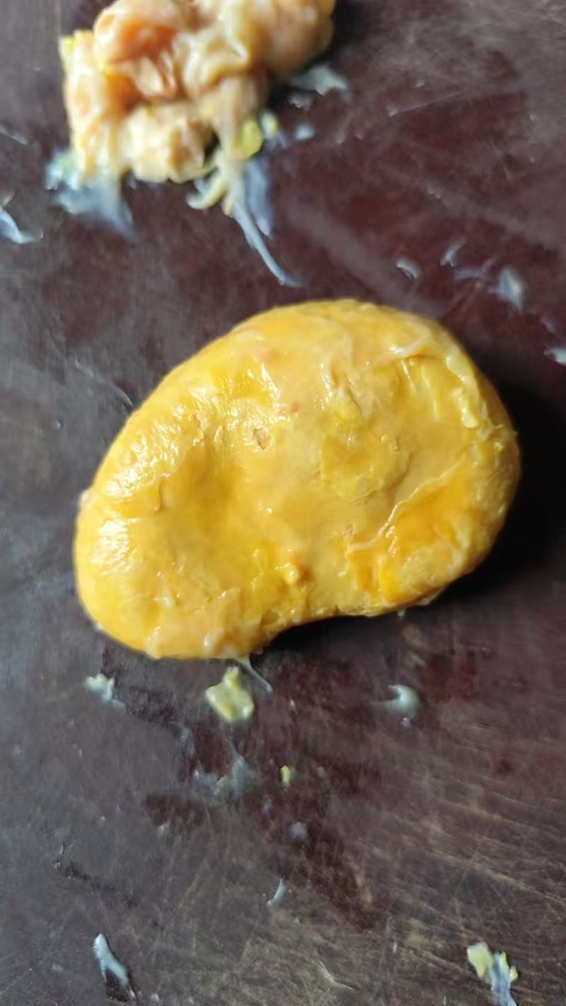 自家自养的几年老鸡的鸡宝，可用于药材
