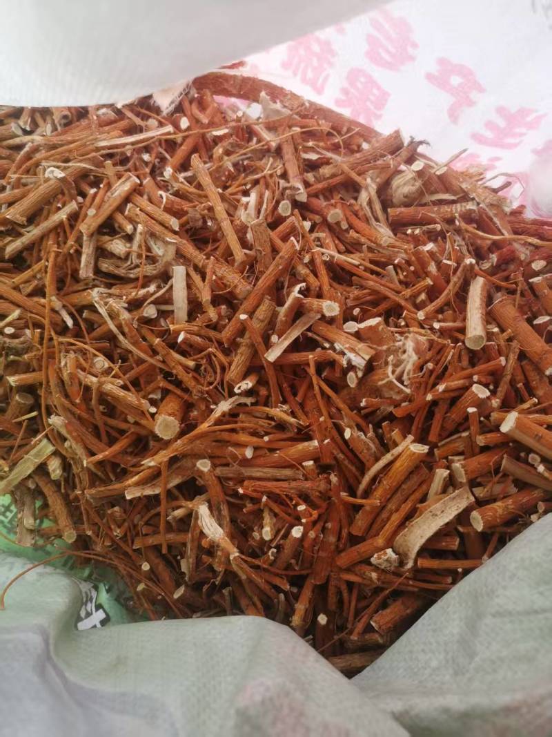 桑白皮，桑树根皮，量大价格可谈，未抽芯也有，欢迎咨询