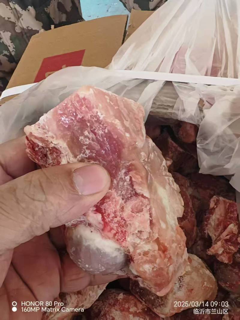 带腱猪腿骨块