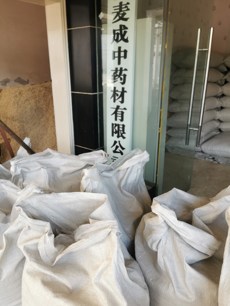 川麦冬批发，各种规格可订，长年大货供应品质保障