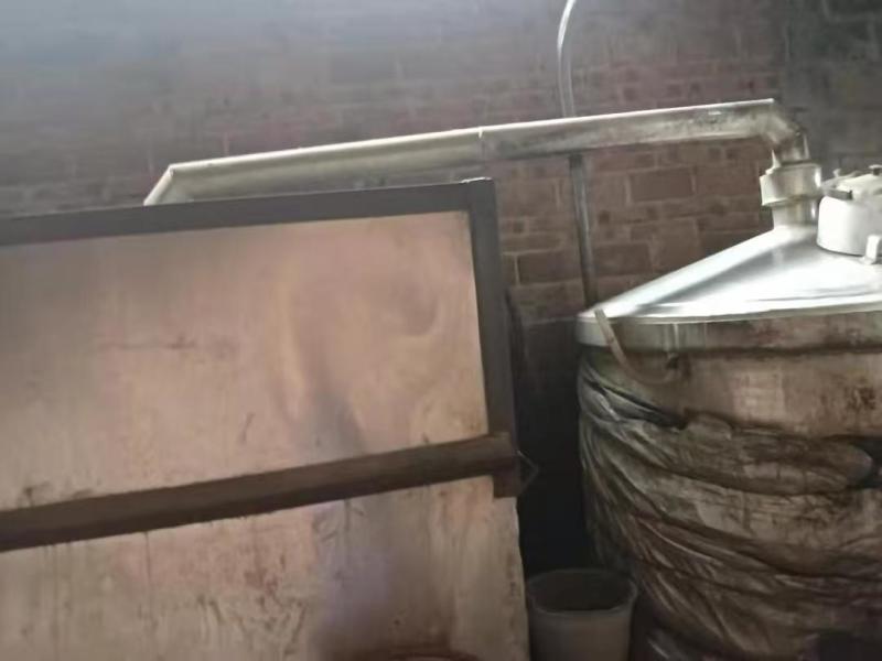 散酒白酒自家酿制口感好，都是一手货源，欢迎老板咨询品尝