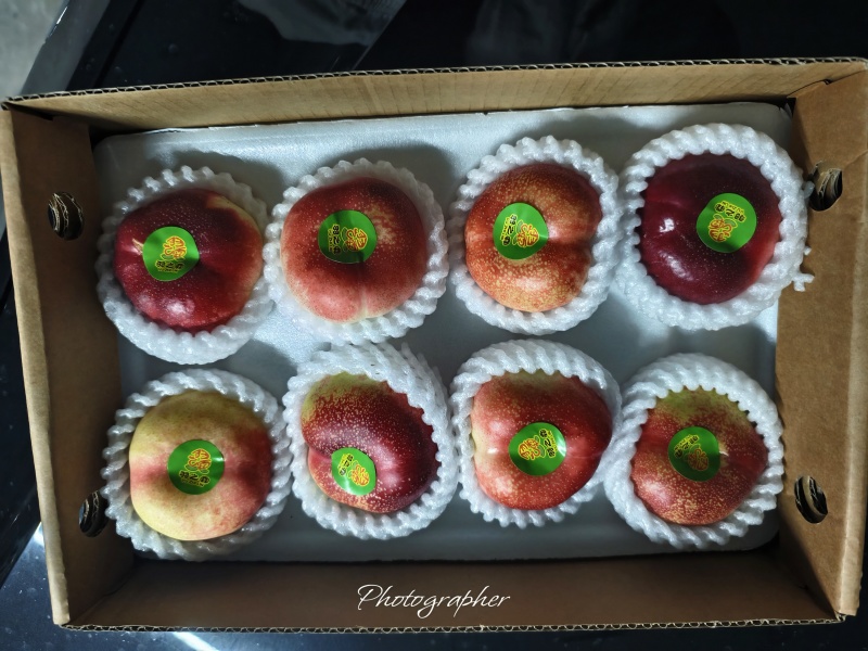 温室大棚油蟠桃