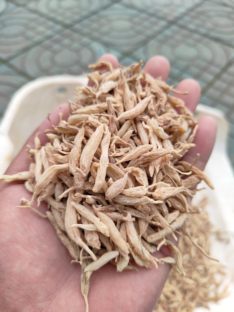 纯野生麦冬，香味浓郁足干无硫，手工挑选黑头杂质，一手货源