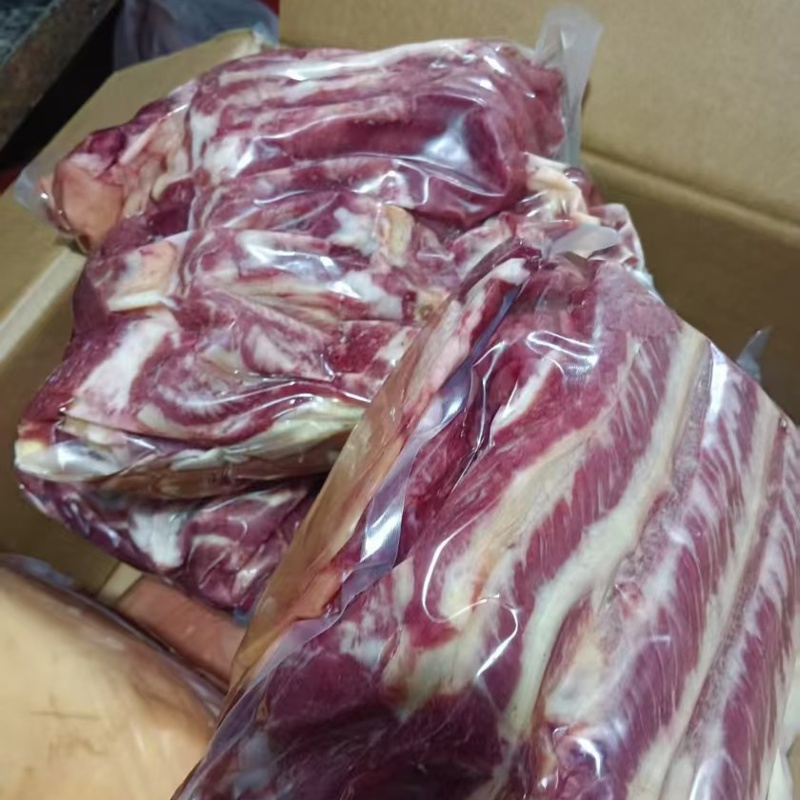 新鲜带皮马肋条新鲜带皮马腿肉价格合适量大从优，全国直发