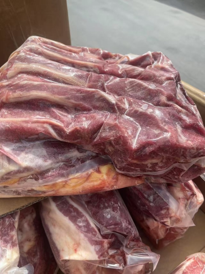 新鲜带皮马肋条新鲜带皮马腿肉价格合适量大从优，全国直发