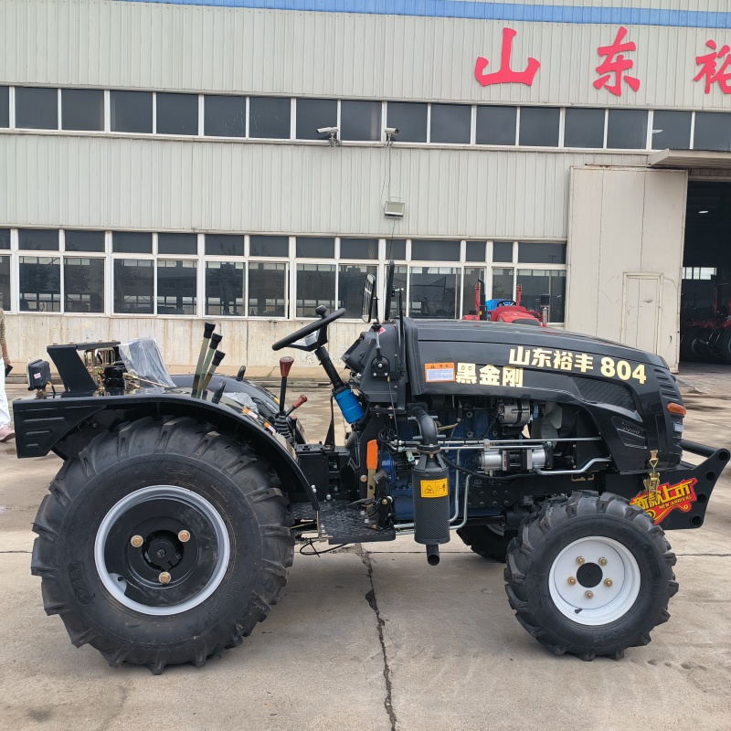 804黑金刚大棚耕地机农用四驱轮式拖拉机犁地开沟机