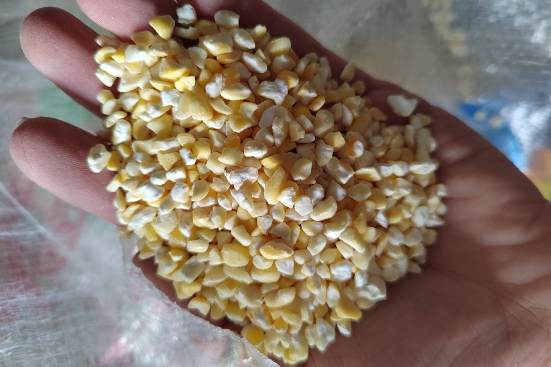 玉米碴，黏玉米碴子，白色，黄色，大中
