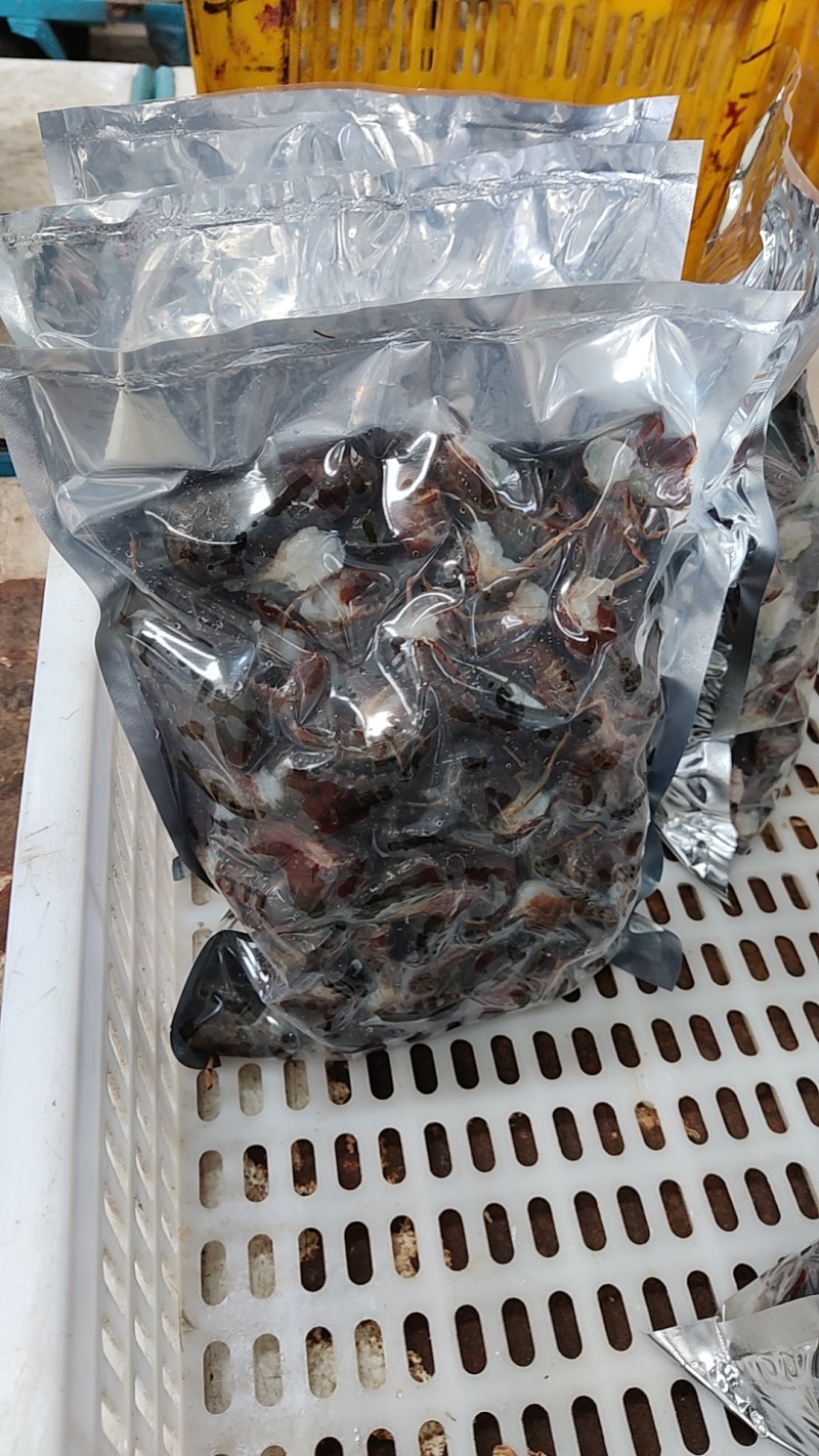 新鲜大虾尾一斤90粒左右真空包装，存储方便