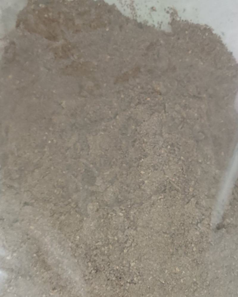 胡麻饼粉，蛋白37个，脂肪12－13个。
