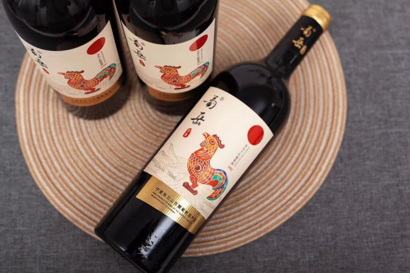 宁夏贺兰山葡萄酒葡萄品种单一美乐葡岳品牌酒精度14.5度