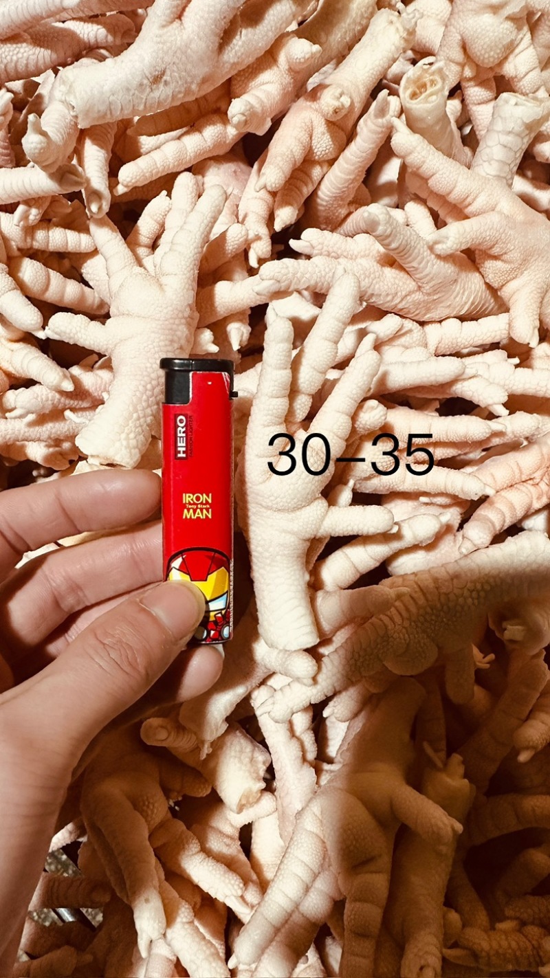 凤爪规格齐全原料屠宰场鲜鸡爪！煎炸炒家用商超批发。