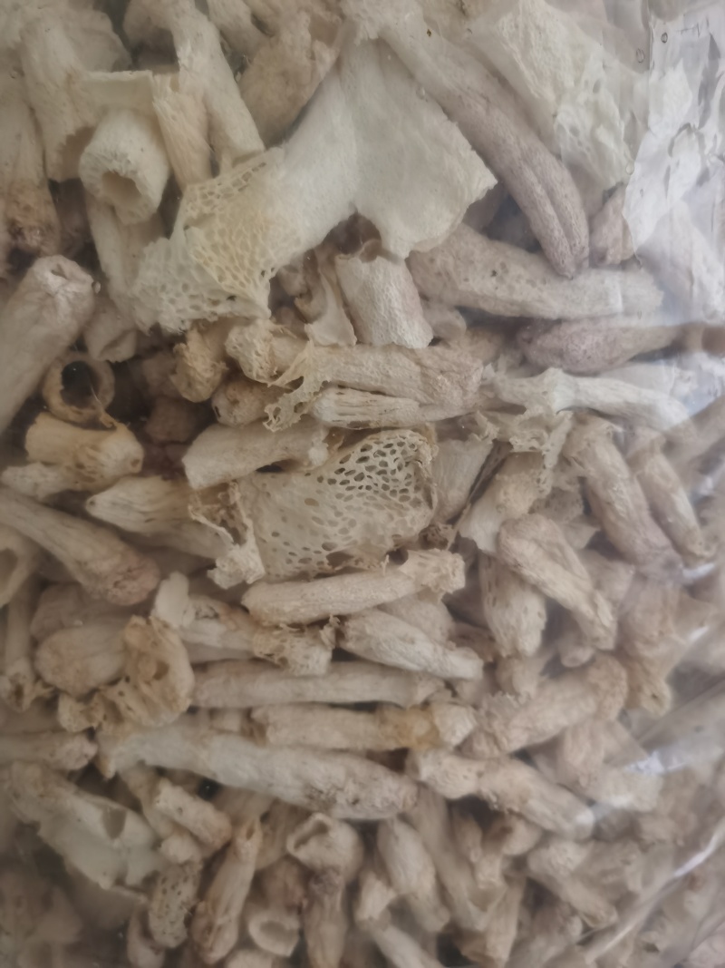 红托竹荪干品，肉厚，无硫烘干