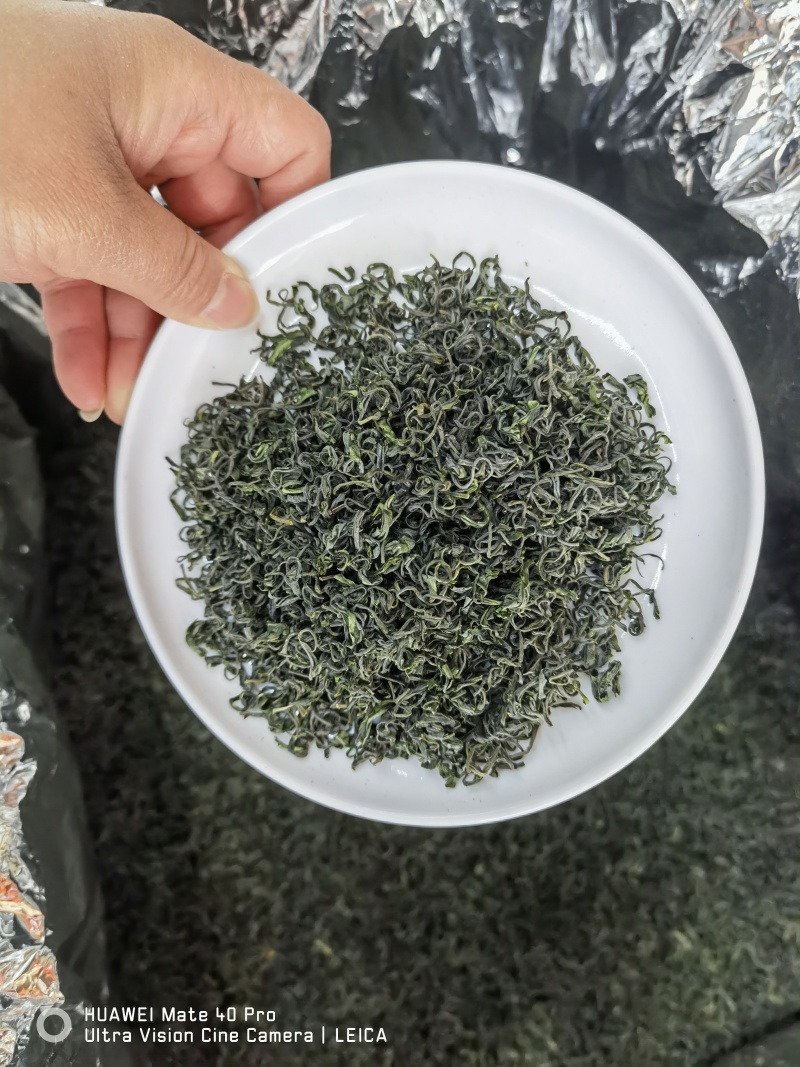 崂山绿茶产自青岛崂山区特定地理区域，高香持久独特的豌豆香