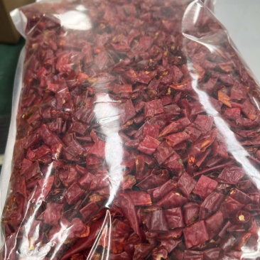 香辣精品去籽辣椒段，三樱椒辣椒段。。。。