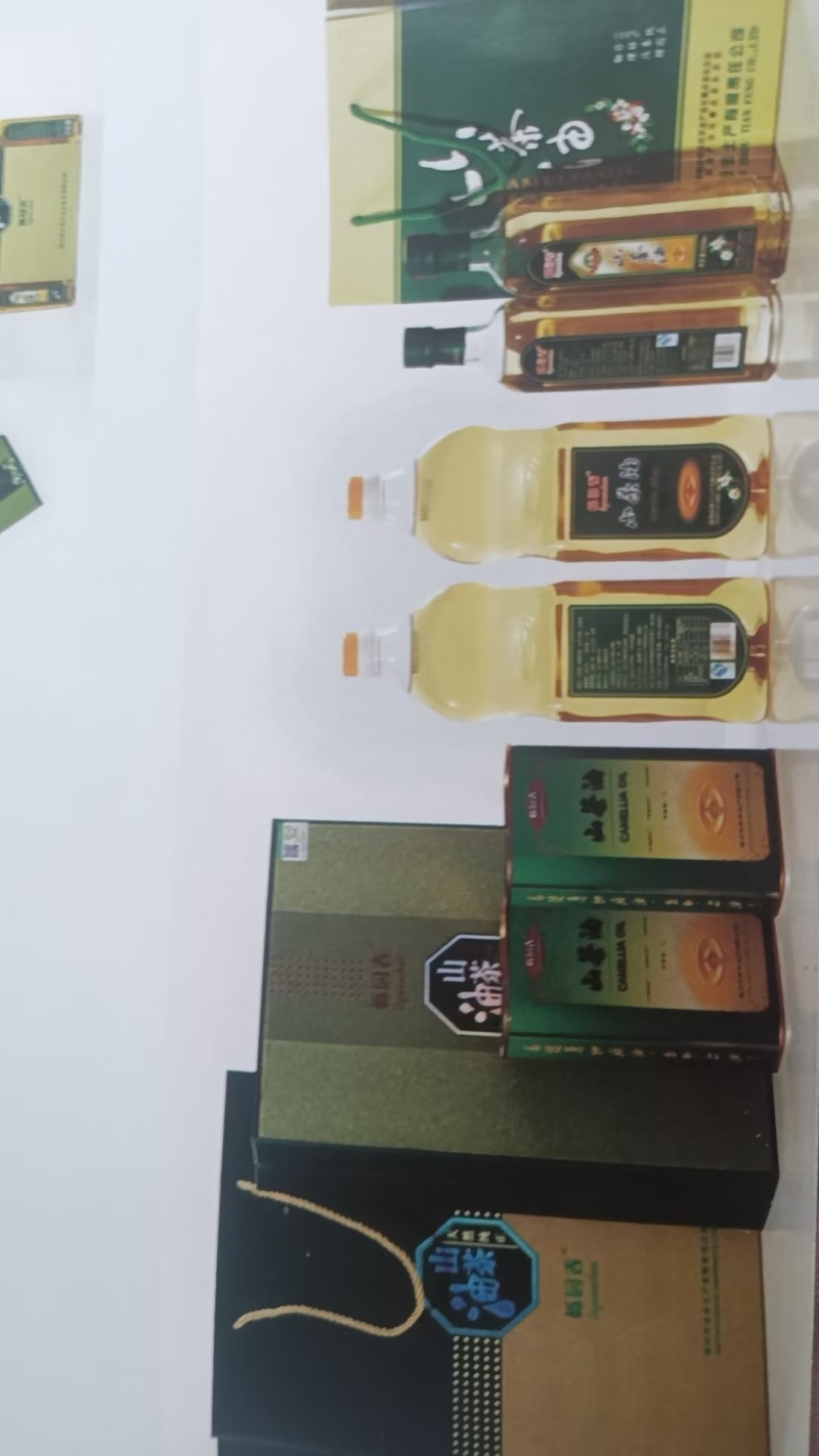 湖北山茶油现榨现发品质保证量大价优欢迎老板咨询