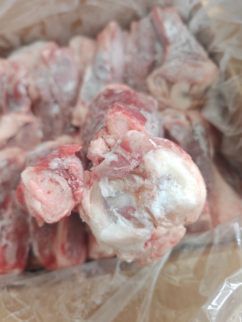 满肉S骨/满肉后肘骨，各个都可以吸骨髓