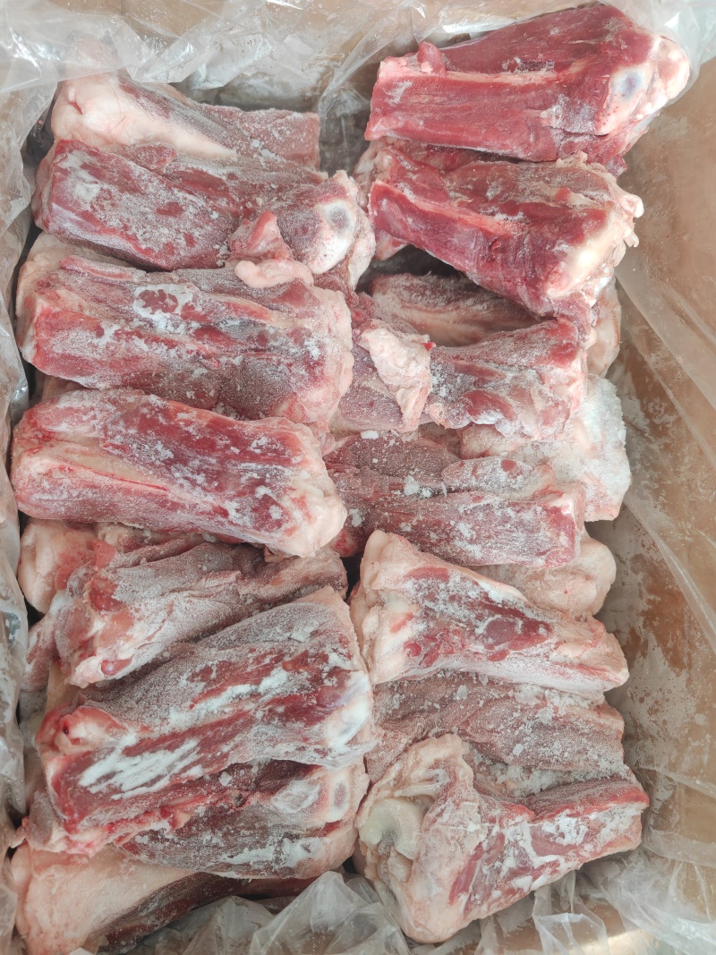 满肉S骨/满肉后肘骨，各个都可以吸骨髓