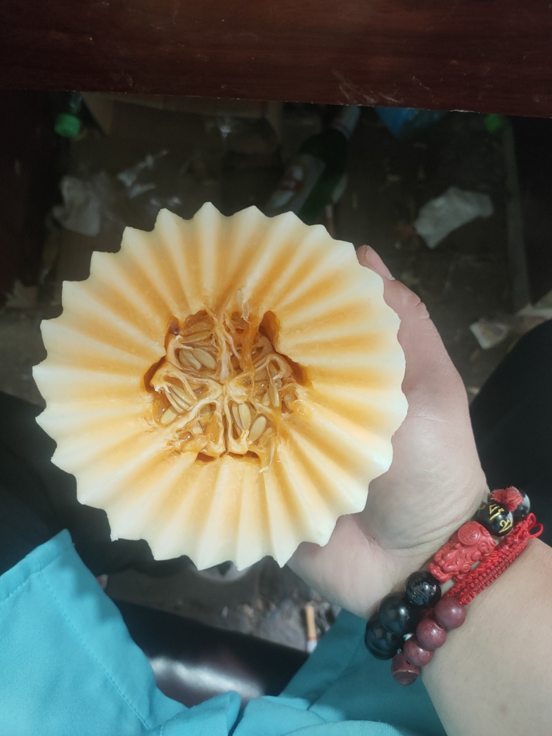 小白瓜白皮红肉，天鹅蛋甜瓜软糯香甜，龚垒代发货，电商货