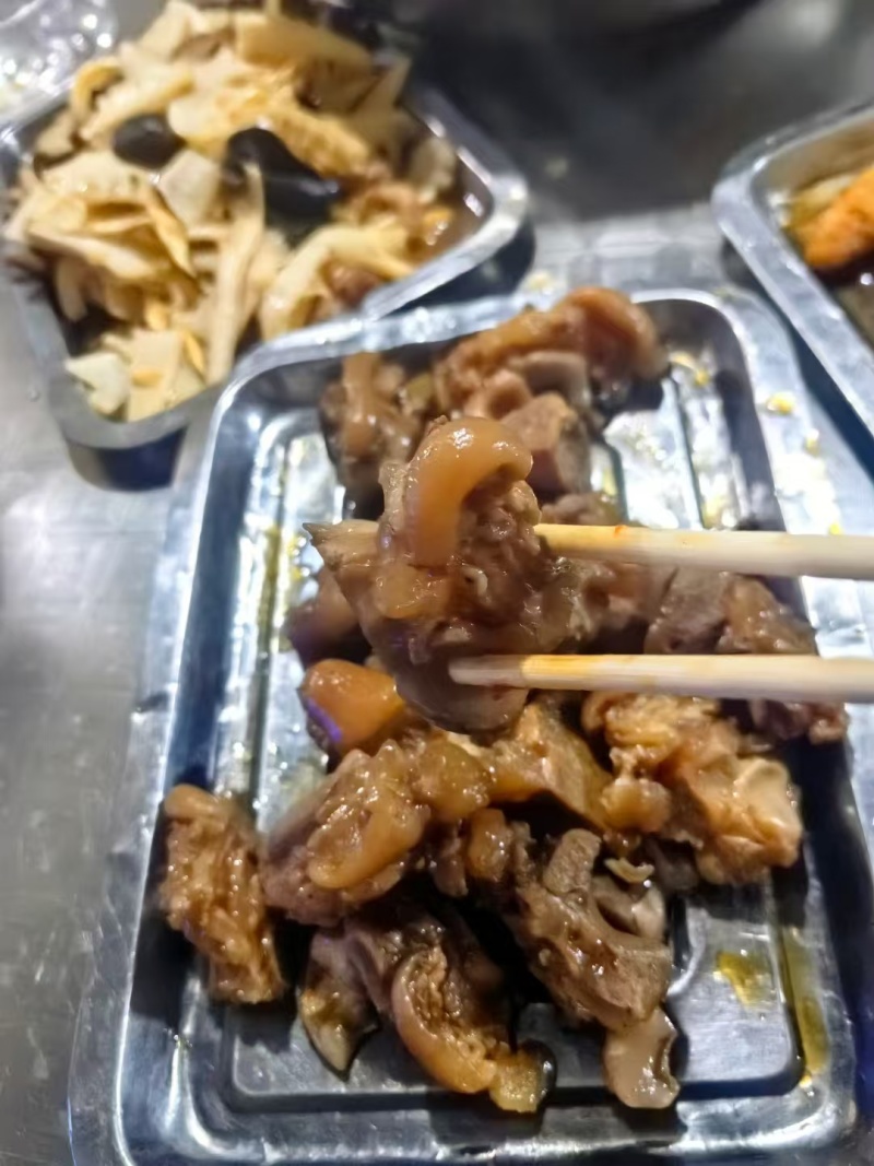 火烧猪蹄块