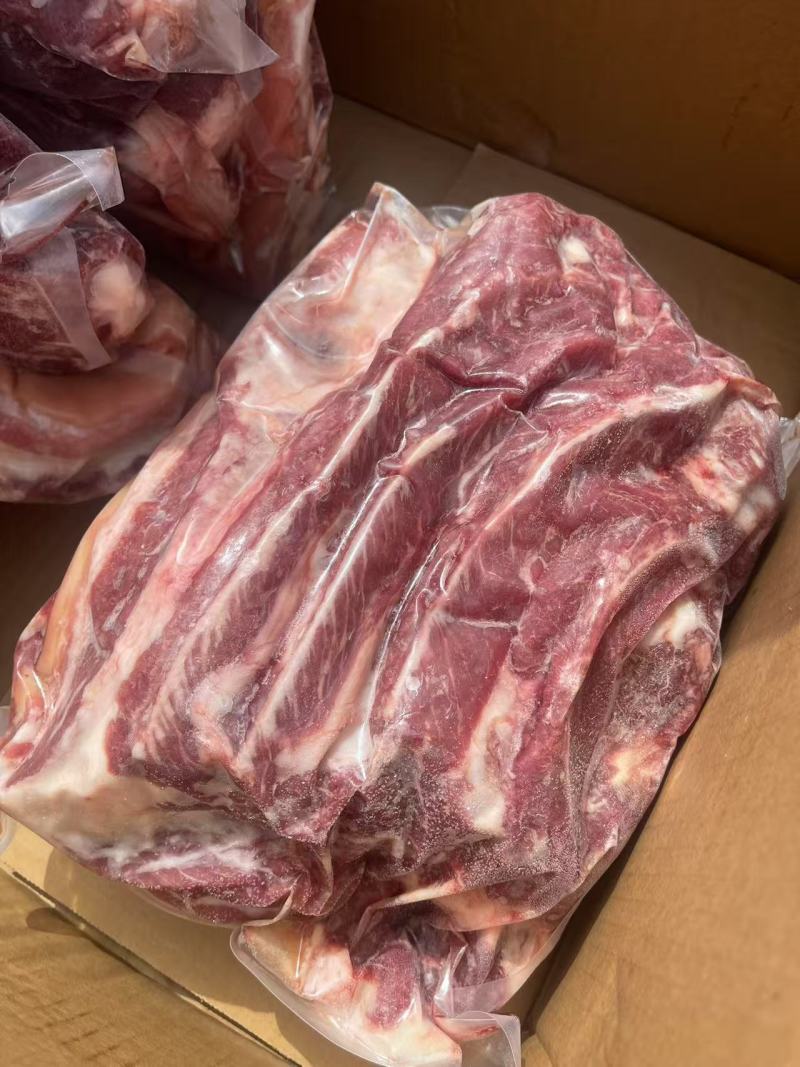 新鲜带皮马腿肉，马肋条，纯干货，出成率高！