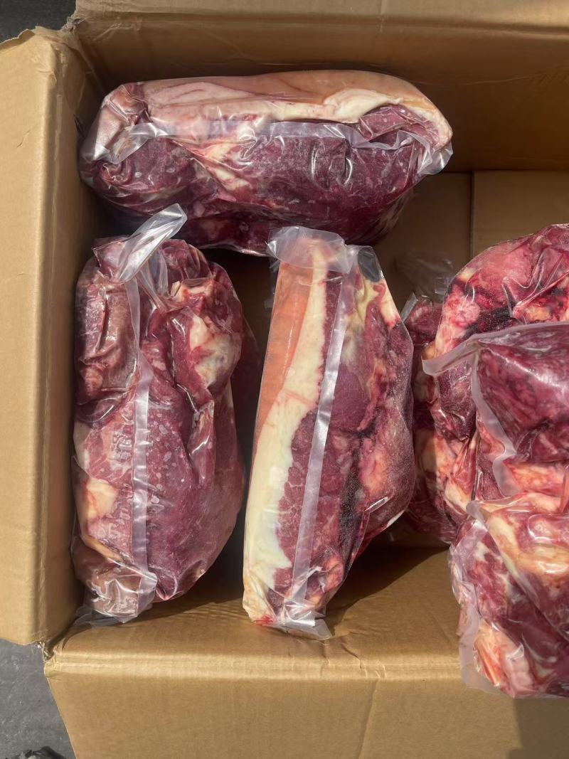新鲜带皮马腿肉，马肋条，纯干货，出成率高！