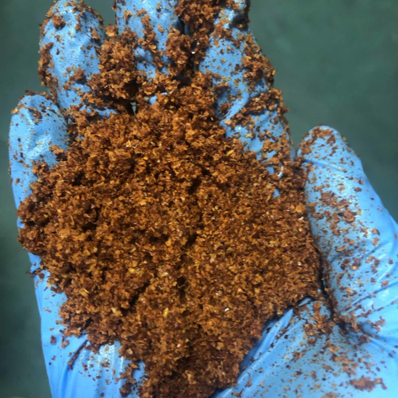 油炸辣椒粉。里面只添加有少量味精。