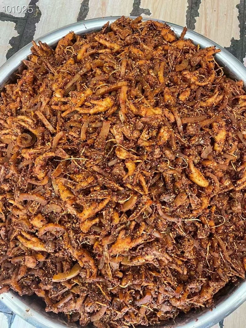 佤味序列（牛皮、鸡脚），麻辣味十足。