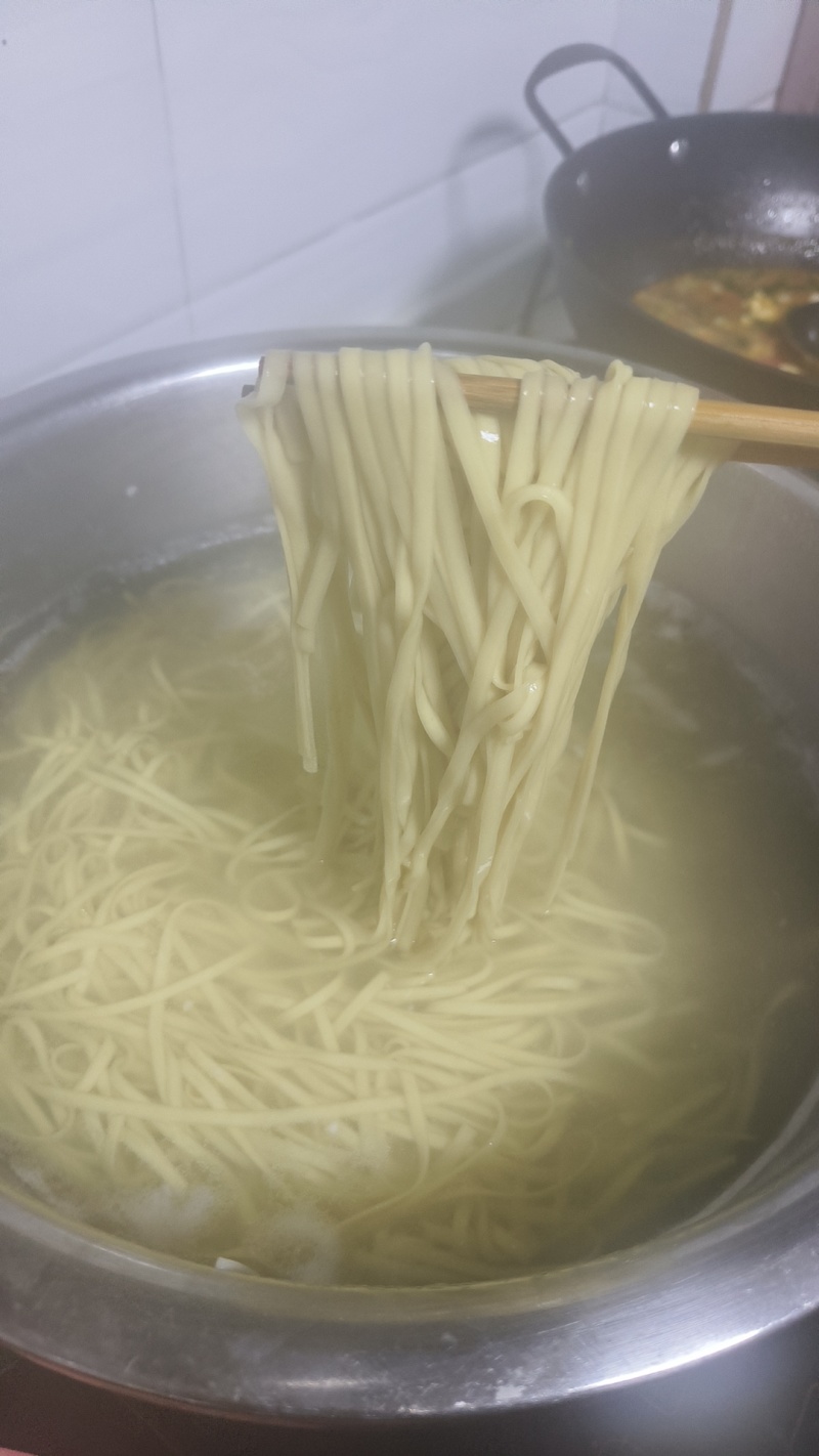 正宗贵州毕节织金高山麦子石磨面条
